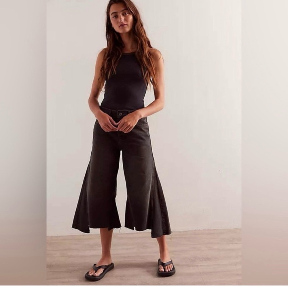 We the Free Ripple Wide Leg Crop Jeans, Black denim, 29L, New With Tags